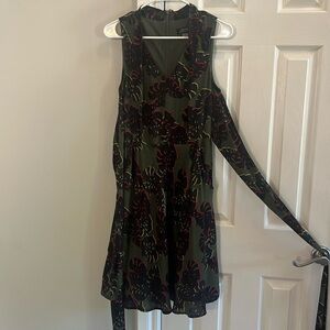 Size 4 Tahari dress, worn twice, perfect shape.